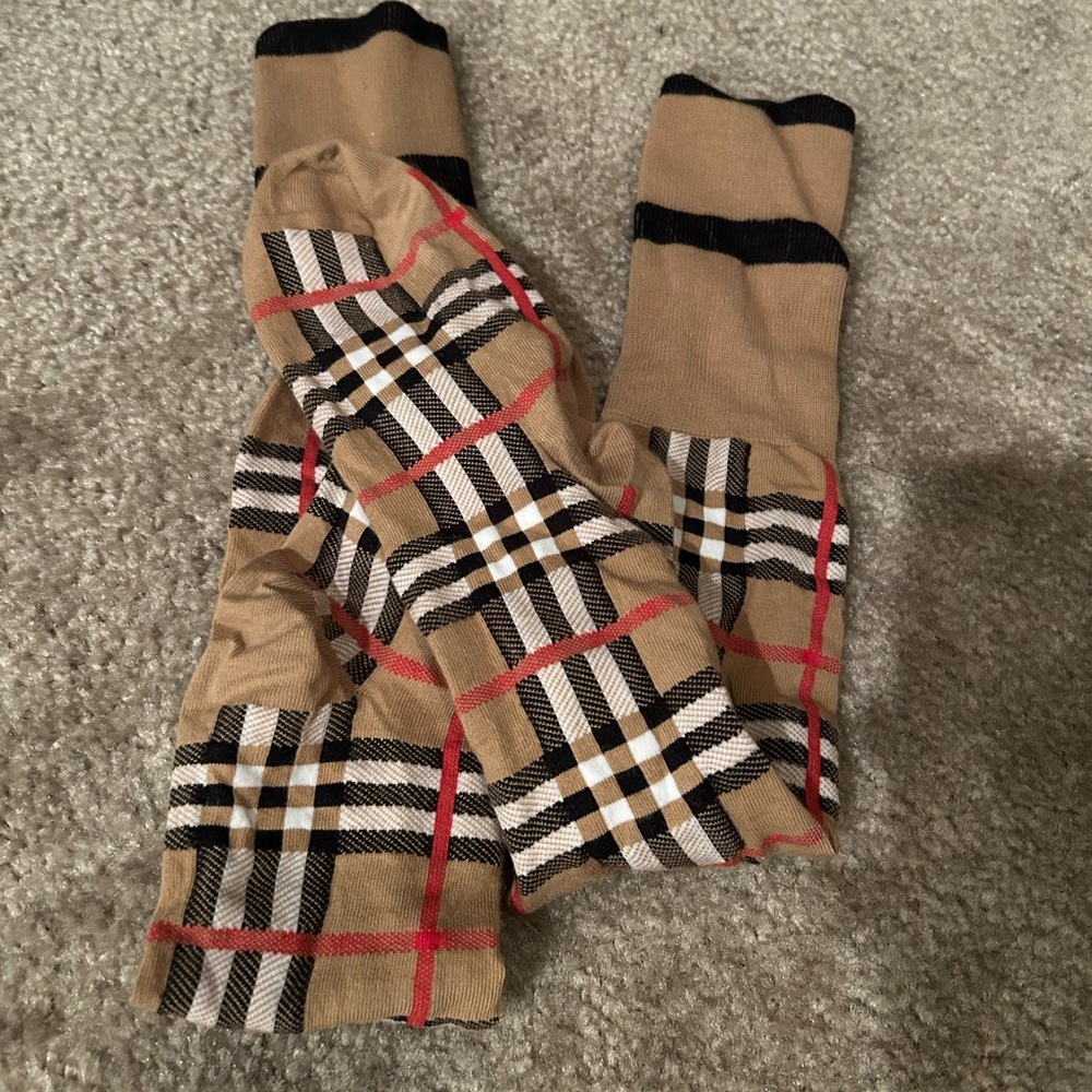 ✨✨Burberry Socks✨✨